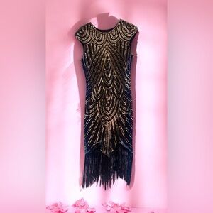 Fundaisy Black and Gold Sequin flapper style dress.